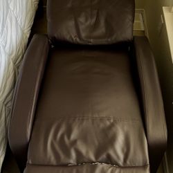 Incredibly comfortable recliner, smooth operation  Lots of positions.  Very soft