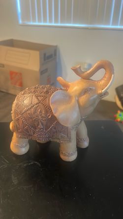 decorative African elephant statue,7 1/2 inches tall