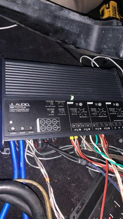 JL Audio XD 700/5v2