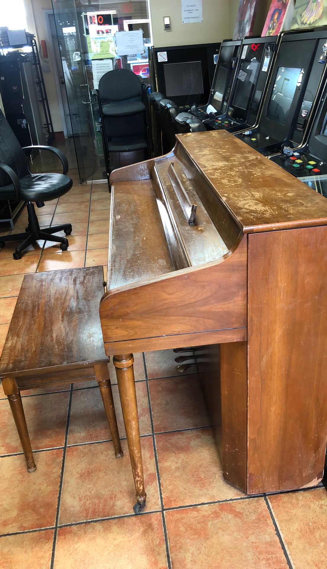 Piano Antique