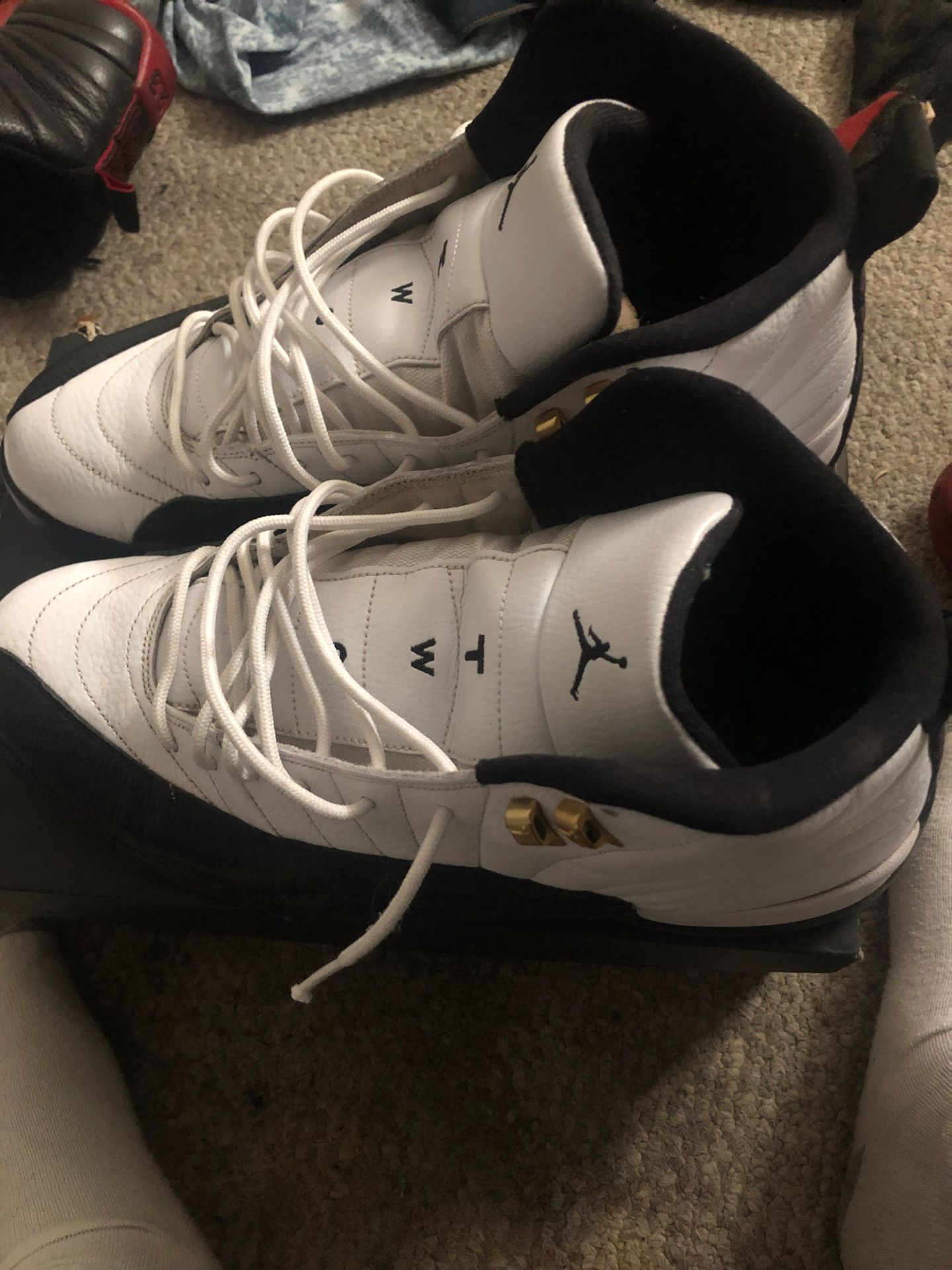 Taxi Jordan 12s