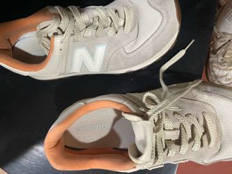 Woman’s New Balance Sneakers