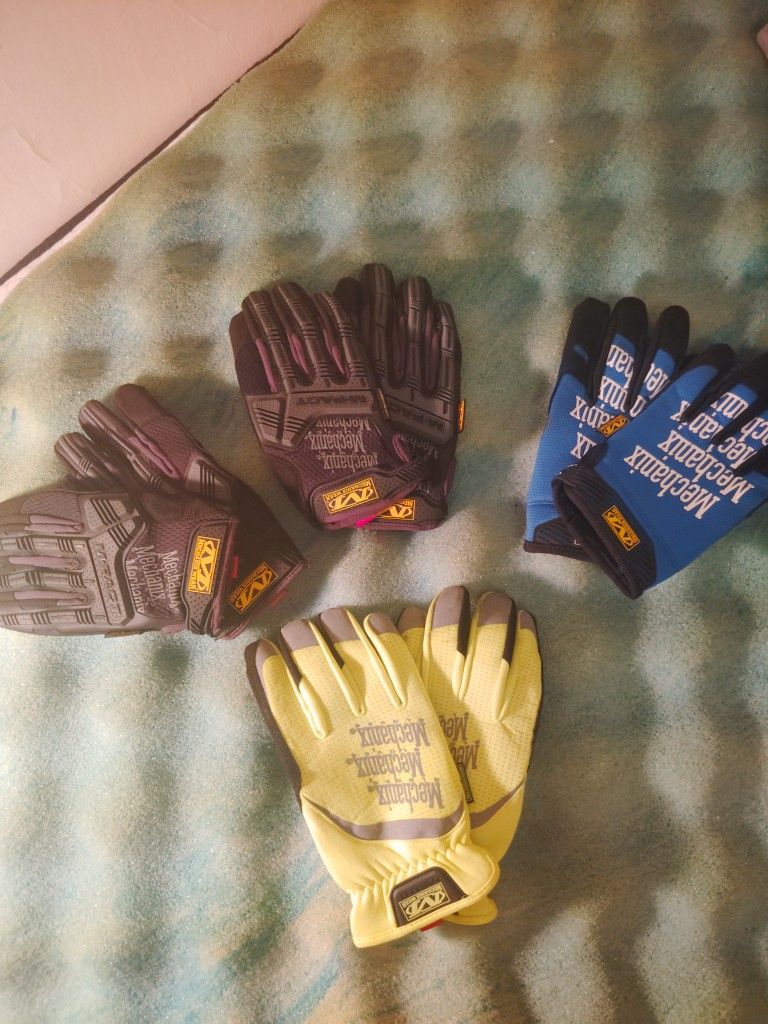 BRAND NEW Mechanic Gloves 4 PAIRS!!