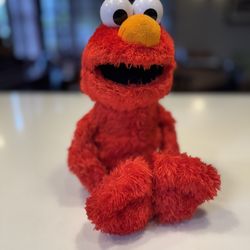Talking And Singing Elmo - Sings In Spanish Too!