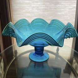 Exquisite Hand Blown Mid Century Glass Bowl