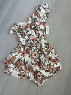 One sleeve short romper