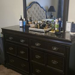 Queen Bed With Dresser