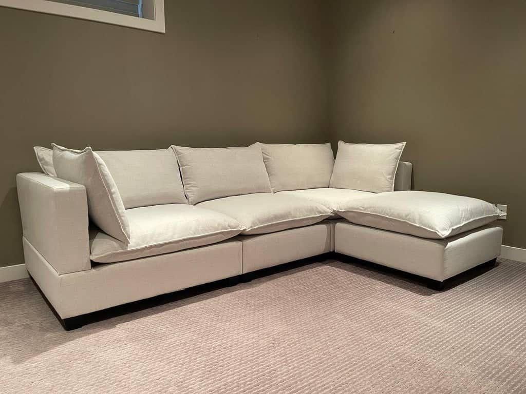 Sectional For Sale....Ask For Price. Preguntar Precio.