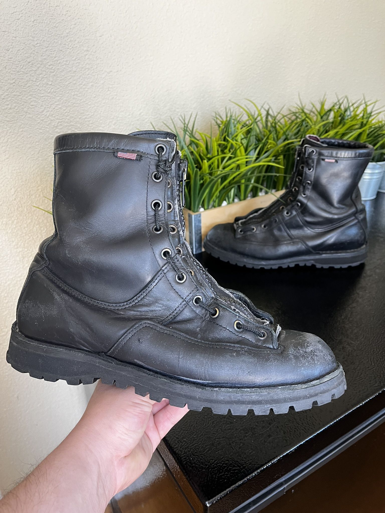 Danner Recon 8” Black Boots