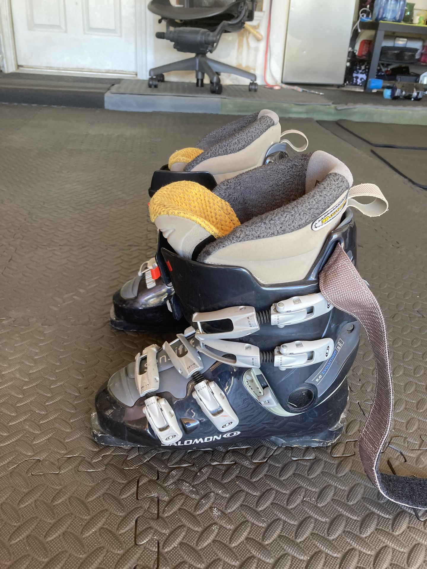 Ski Boots 