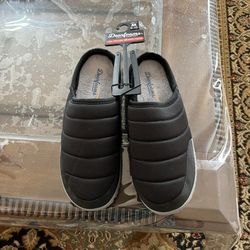 Slipper Size M 9/10 New