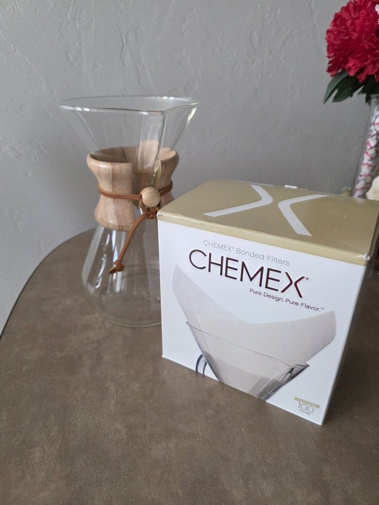Chemex Classic 6 Cup Pour-Over Coffeemaker & Filters