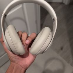 Beats Studio Pro 2023