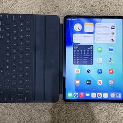 Apple iPad 11 4th Gen 128gb WiFi Only + Magic Keyboard