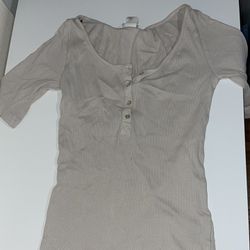 H&M fitted button up top