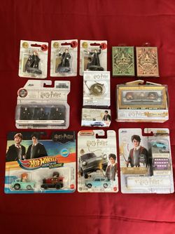 Lot Of Harry Potter Mixed New Items Diecast Cars + Figs. + Necklace + Cards (VALENCIA) $60