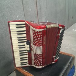 Se vende acordió en italiana