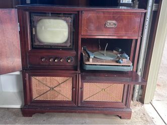 Vintage Philco TV / Record Player Console Cabinet