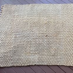 Braided woven outdoor rug