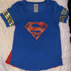 SUPERGIRL SYMBOL WITH CAPE WOMEN'S T-SHIRT