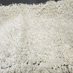 Free heavy yarn rug 61 x 37