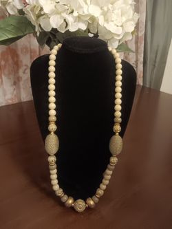 Elegant Gold and Cream Beaded Necklace