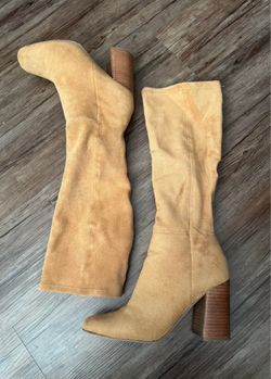 Camel color boot size 6.5
