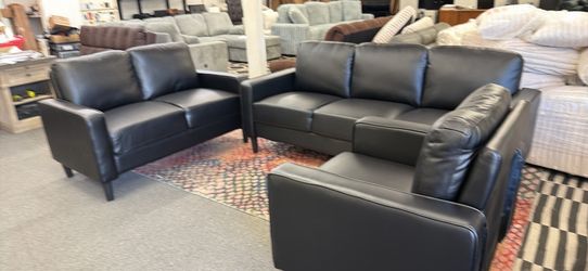 New 3 piece couch set / free delivery