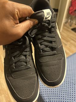 low cut black and white NIke