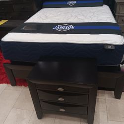 *Weekend Special*---Emily Classic Black Wood Bed And Dresser/Mirror Sets---Starting At $599---Delivery And Financing 💪 