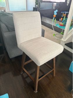 Free‼️ Swivel counter bar stool