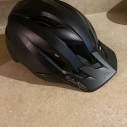 Xl Troy Lee Helmet Mint Condition!