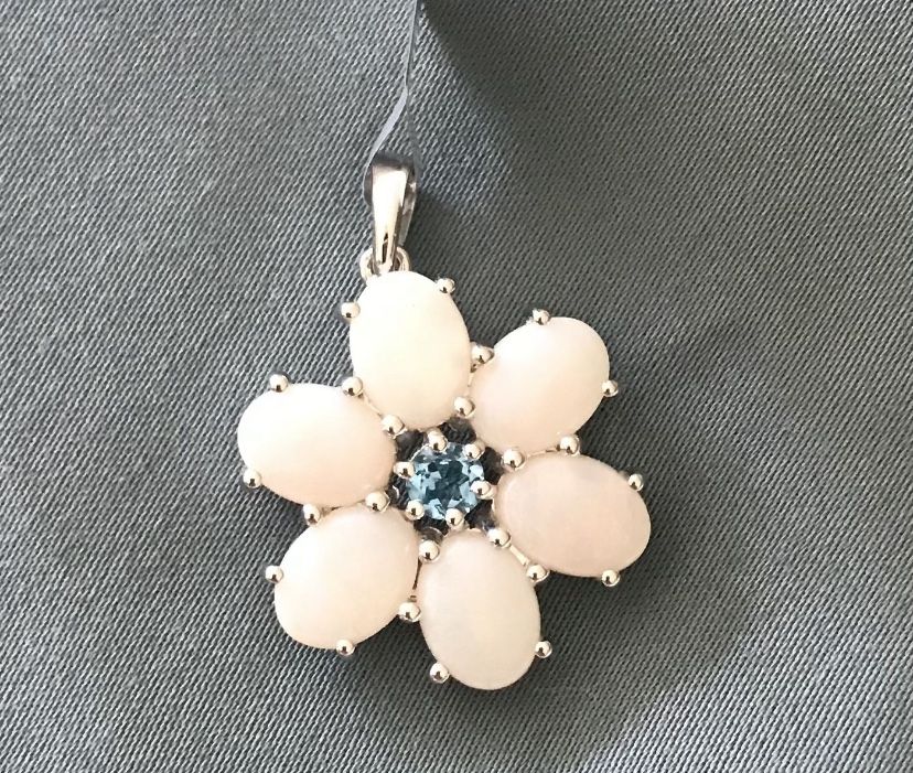 Coober Pedy Opal Floqet Shaped Pendant