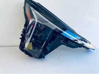 2025-2026 KIA CARNIVAL RIGHT SIDE LED HEADLIGHT REFLECTOR STYLE OEM (528)