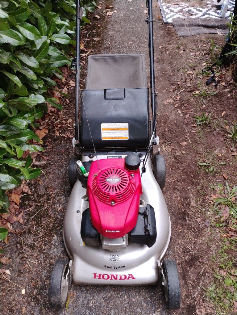 Honda 216 160cc Easy Start Self-propelled Lawn Mower