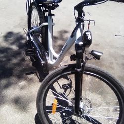 Ebike With Charger And Key To Start