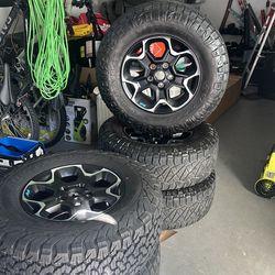 Jeep Wrangler wheels and tires. 5x