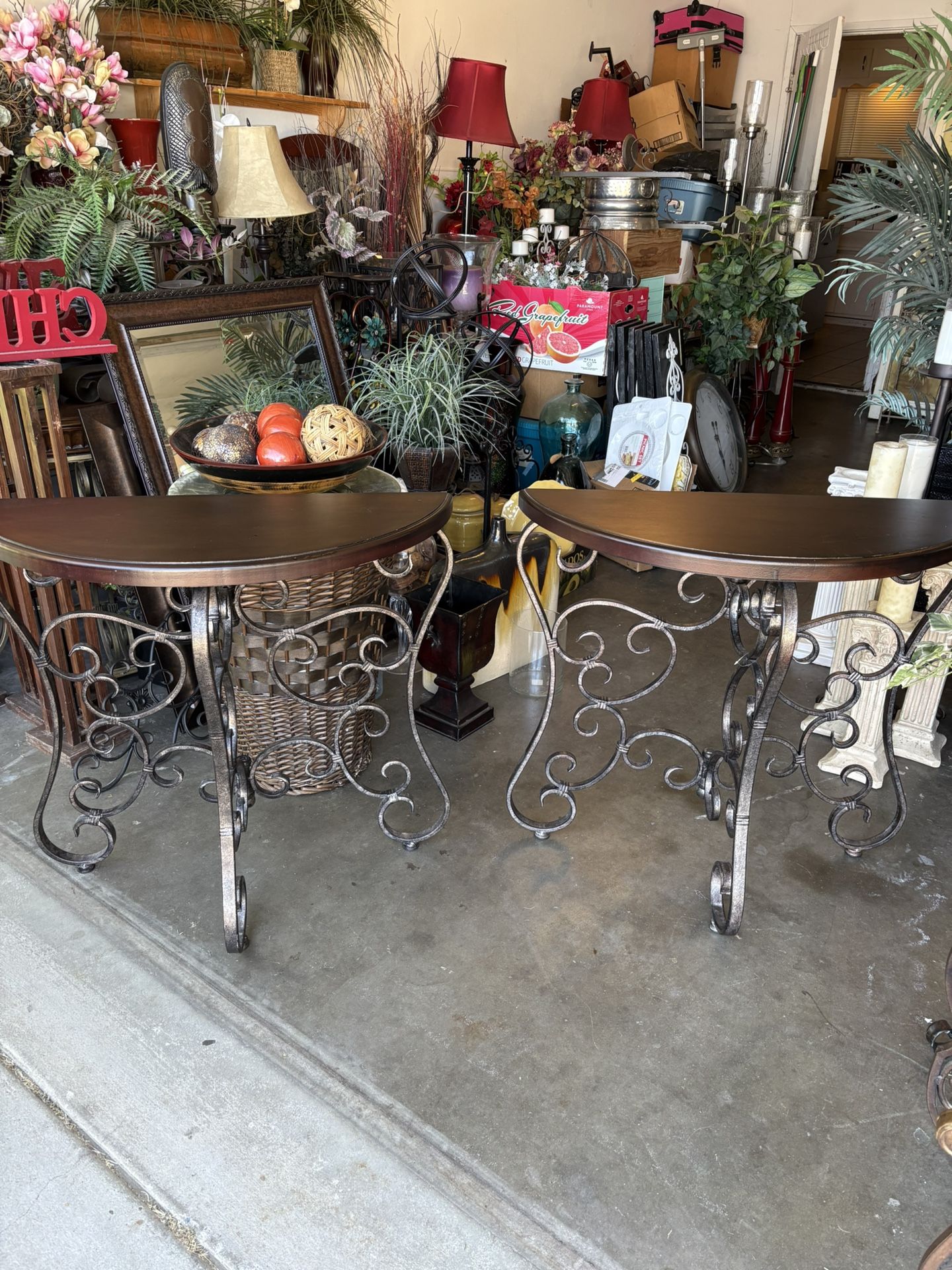 2 Sofa Table