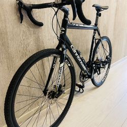 Beautiful Bicycle Cannondale Gravel/ Road bike 