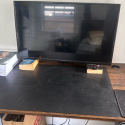 Insignia 32’ Inch TV 