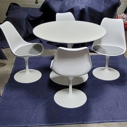Round Dining Table With 4 Chairs