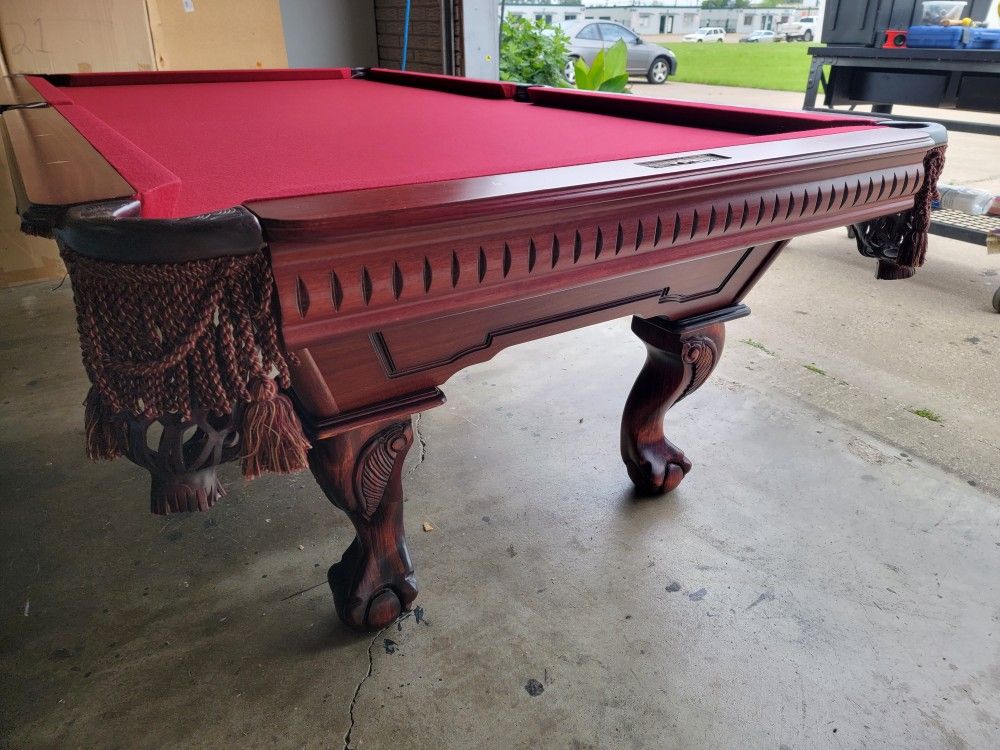 8ft Presidential Pool Table W/ Free Installation for Sale in Garland