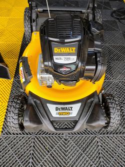 DEWALT 3-in-1 Gas Self Propelled Lawn Mower