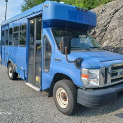 2013 Ford E-350