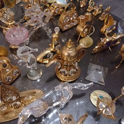 Swaroviski items 80 pc