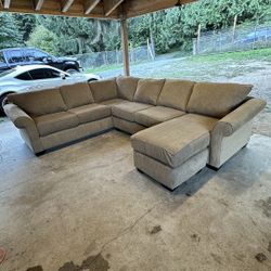 Brown Sectional 125” x 98” ✨Free Delivery✨