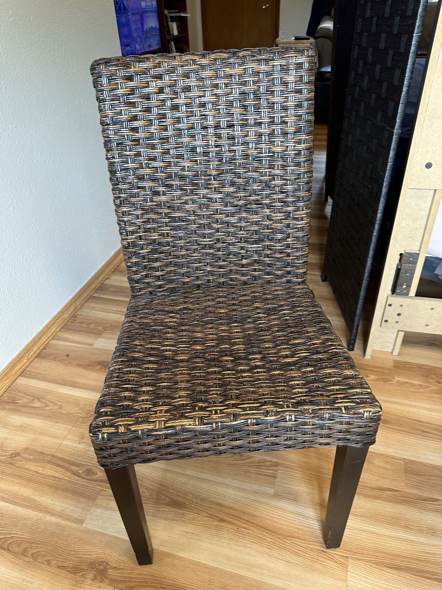 🌿***Woven Rattan Dining Side Chair with Wooden Legs***🌿