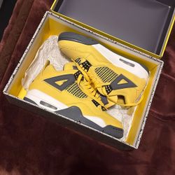 Jordan 4 Retro Lightning 8M