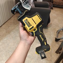 Dewalt ATOMIC 20V MAX Cordless Brushless Compact Reciprocating Saw