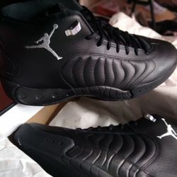 Jordan Sneakers 13M. Also other Jordan Delta 3 in size 10M, 12M, Also North Face Jackets & Boots check my Listings 